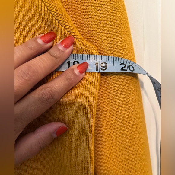 💛 NY Collection mustard color sweater. Gently used. Fits like a Medium. 💛 - Picture 6 of 7